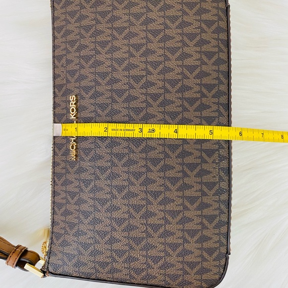 Michael Kors Jet Set Travel Crossbody w Tech Attch - Picture 14 of 16